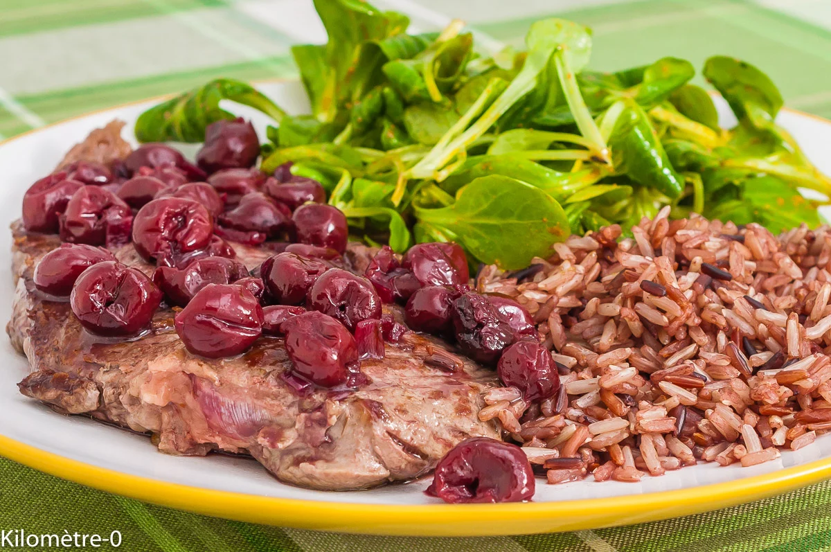 Photo de recette de grillade, sauce, filet, bœuf, cerises, bio, facile, plat facile, viande de boeuf, Kilomètre-0, blog de cuisine réalisée à partir de produits de saison et issus de circuits courts