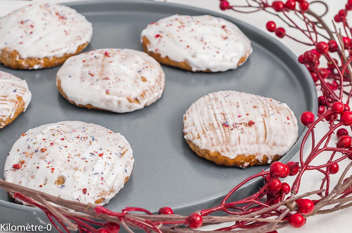 Photo de recette de biscuits, petits gâteaux, Pryaniki, biscuits russes, miel , rustique, économique, bio, Noël, cuisine du monde, recette russe, Kilomètre-0, blog de cuisine réalisée à partir de produits de saison et issus de circuits courts