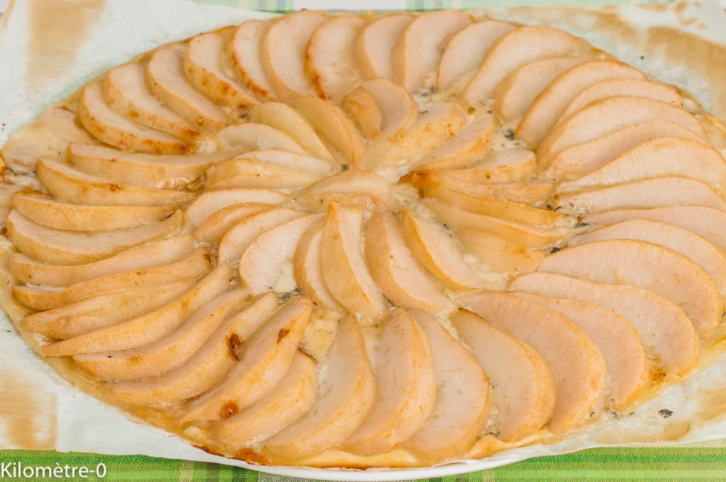 Tarte fine salée poires roquefort - Étape 5