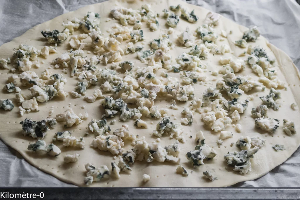 Tarte fine salée poires roquefort - Étape 3