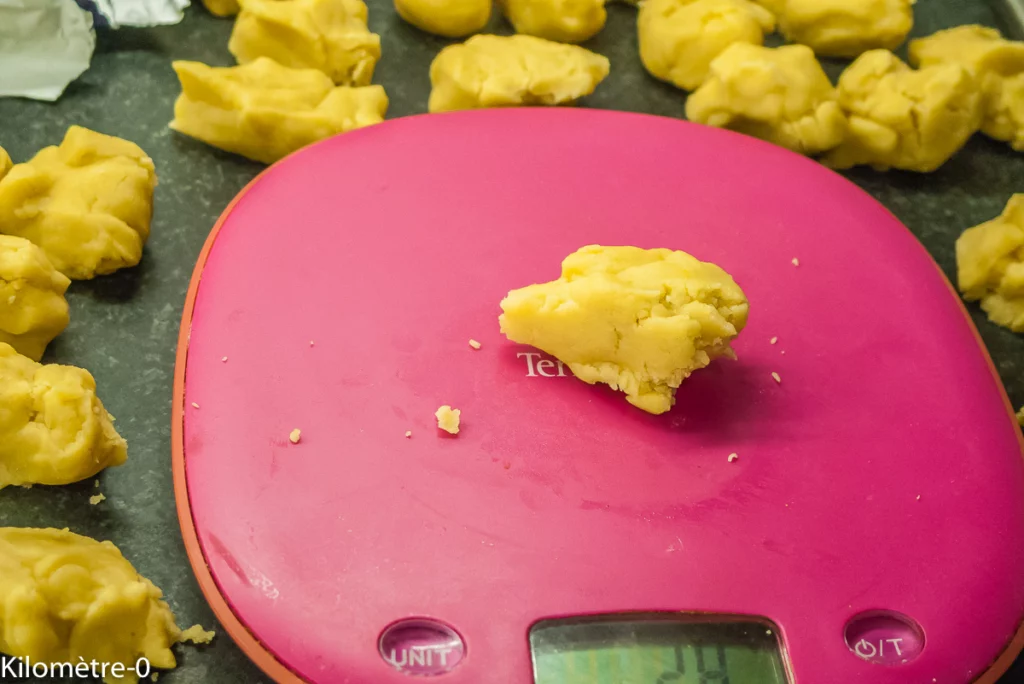 Biscuits farcis aux dattes - Étape 9