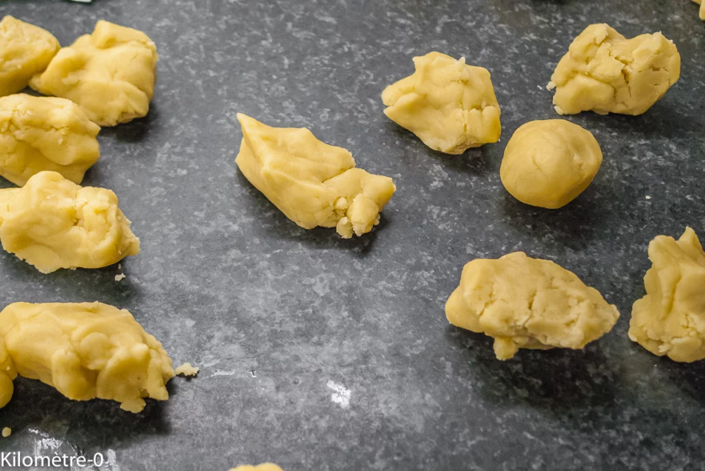 Biscuits farcis aux dattes - Étape 10