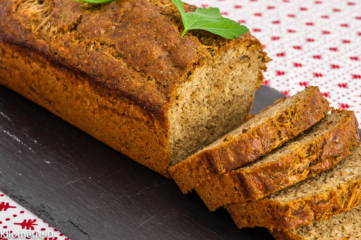 Photo de recette de pesto, cake, cake salé, facile, rapide, bio, apéro, Kilomètre-0, blog de cuisine réalisée à partir de produits de saison et issus de circuits courts