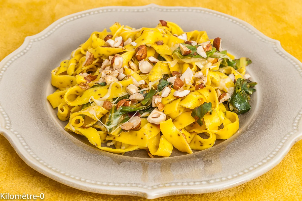 Photo de recette de pâtes, italienne, tagliatelle, citron, agrumes, citrons rôtis, blettes, noisettes, végétarienne, healthy, Italie, facile, Kilomètre-0, blog de cuisine réalisée à partir de produits de saison et issus de circuits courts