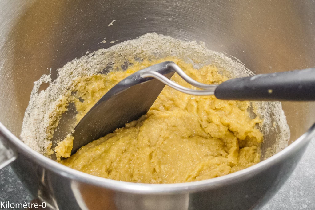 Galette des rois frangipane mûres - Étape 2