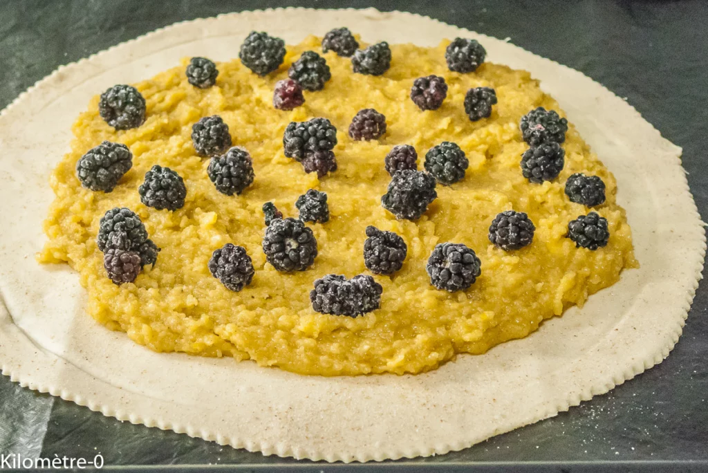 Galette des rois frangipane mûres - Étape 7