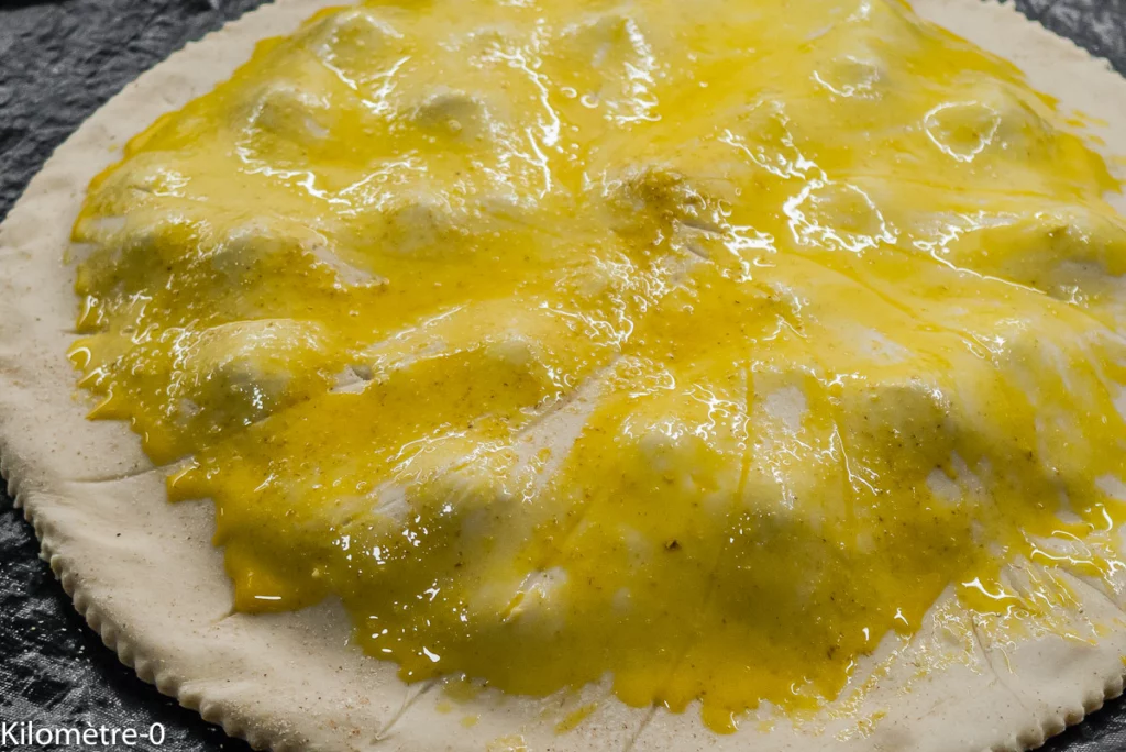 Galette des rois frangipane mûres - Étape 9