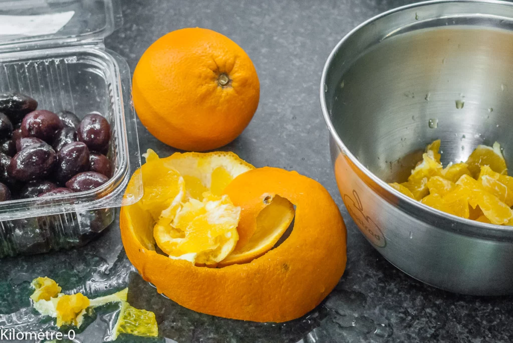 Salade d&rsquo;oranges et d&rsquo;olives à la fêta - Étape 1