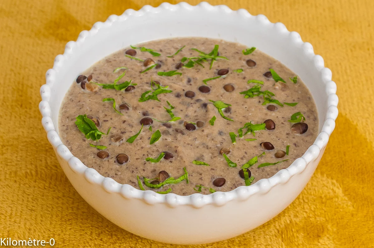 Photo de recette de crème, lentilles, soupe, velouté, potage, bio, légumineuses, végétarienne, facile, pas cher, économique, lait, Kilomètre-0, blog de cuisine réalisée à partir de produits de saison et issus de circuits courts