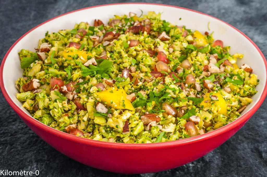 Salade de brocolis cru, mangue et grenade - Étape 7