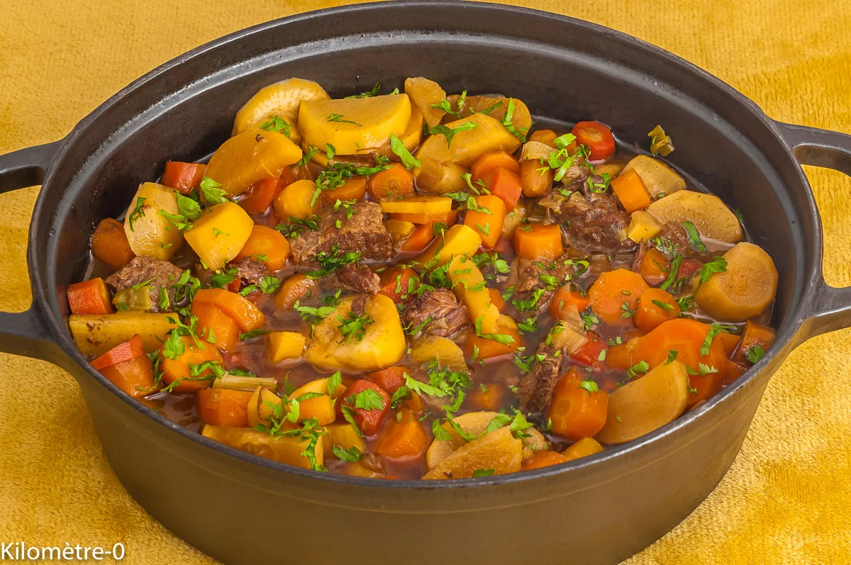 Photo de recette de boeuf, mijoté, bière, carottes, navets, facile, légumes, automne, hiver, bio, bourguignon, Kilomètre-0, blog de cuisine réalisée à partir de produits de saison et issus de circuits courts