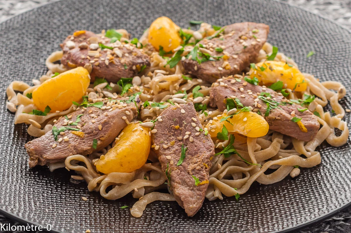 Photo de recette de magret de canard, pâtes fraiches, agrumes, clémentines, mandarines, facile, rapide, viande, sauce soja, Kilomètre-0, blog de cuisine réalisée à partir de produits de saison et issus de circuits courts