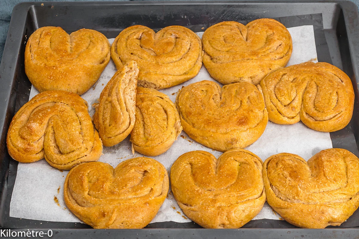 Photo de recette de pliouchka, brioches russes, brioche russe, Russie, cuisine russe, cœur, goûter, brioche du monde, Kilomètre-0, blog de cuisine réalisée à partir de produits de saison et issus de circuits courts