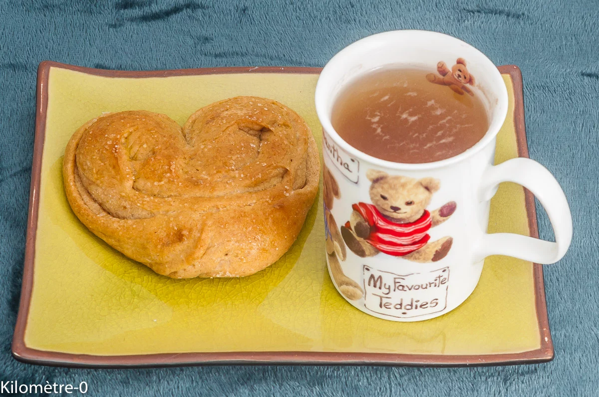 Photo de recette de pliouchka, brioches russes, brioche russe, Russie, cuisine russe, cœur, goûter, brioche du monde, Kilomètre-0, blog de cuisine réalisée à partir de produits de saison et issus de circuits courts