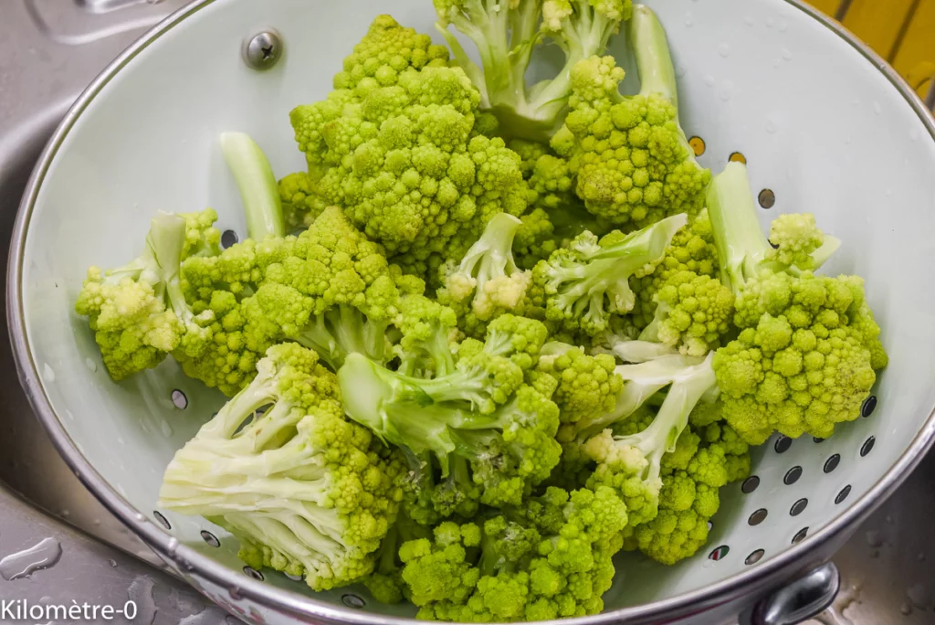 Salade de pâtes aux haricots rouges, brocolis et chou romanesco - Étape 1