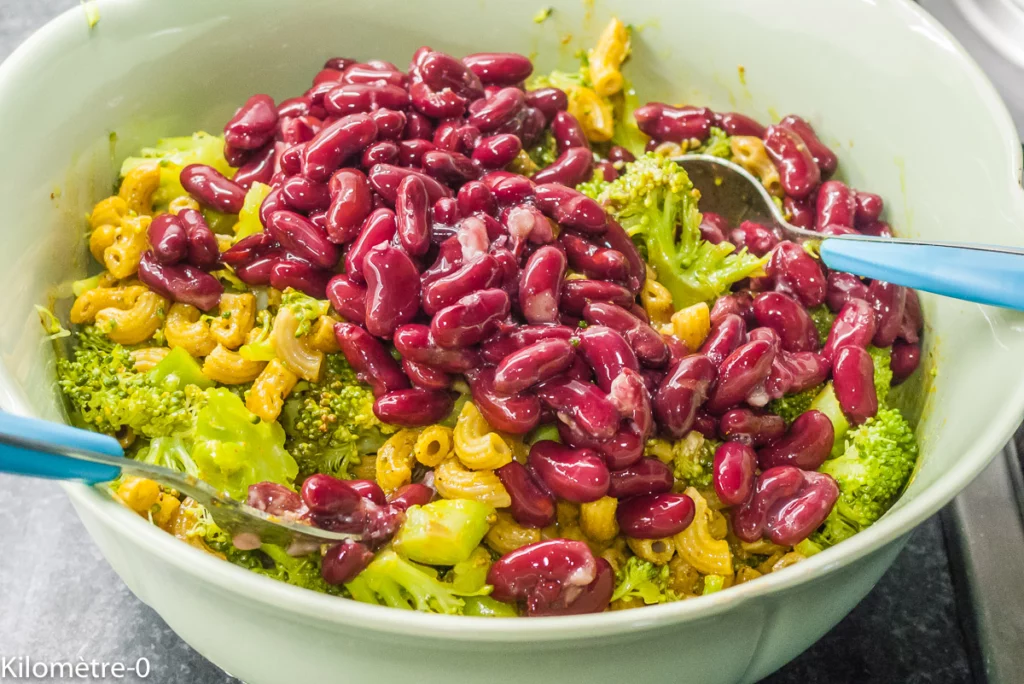 Salade de pâtes aux haricots rouges, brocolis et chou romanesco - Étape 9
