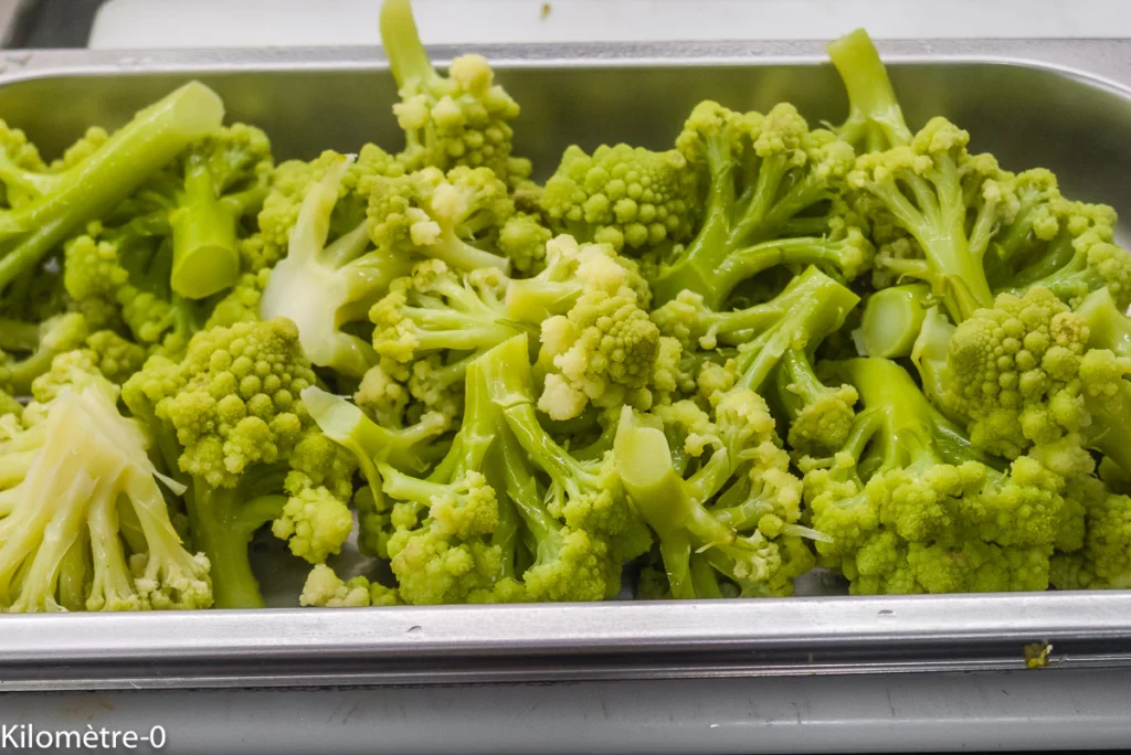Salade de pâtes aux haricots rouges, brocolis et chou romanesco - Étape 3