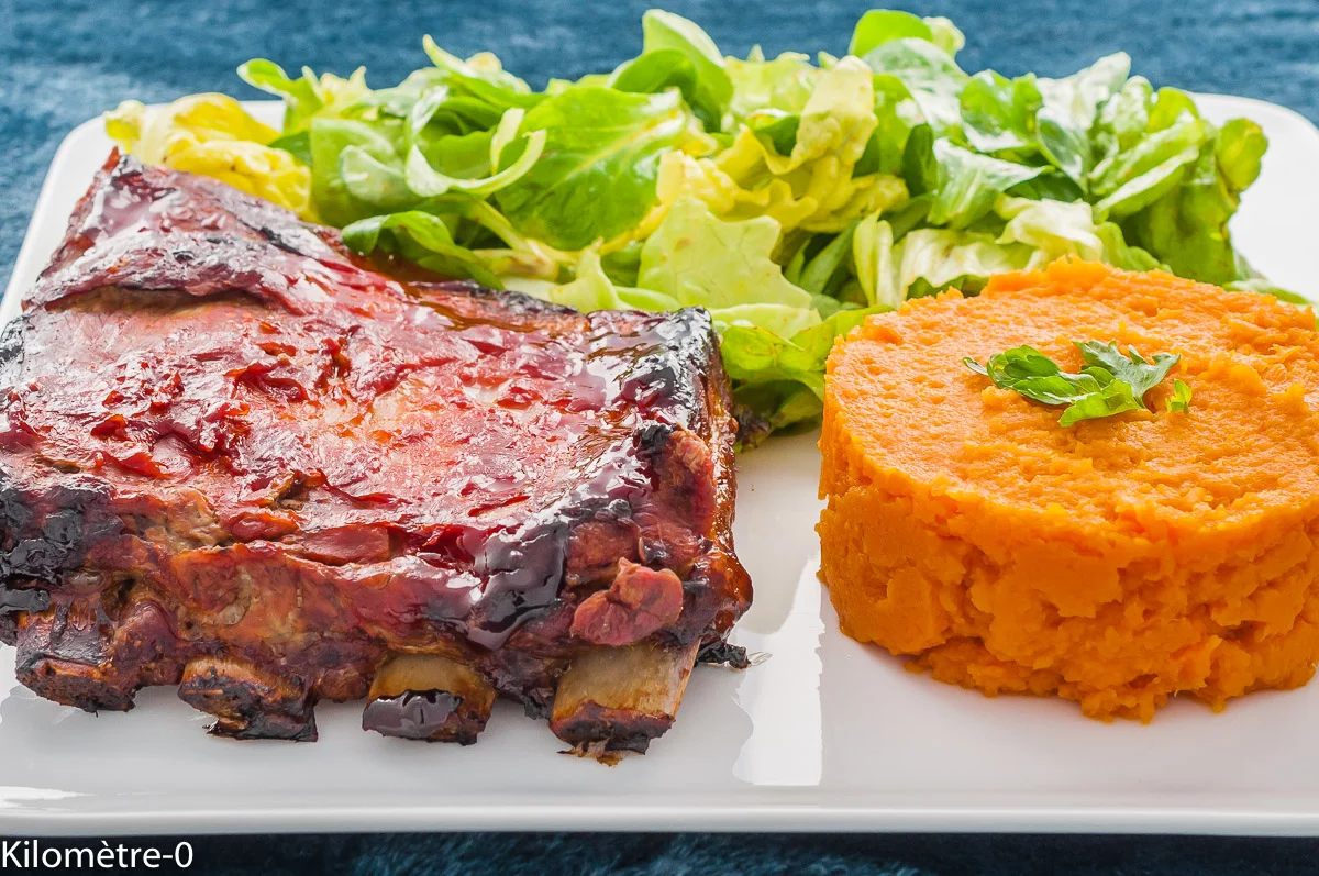 Photo de recette de spare ribs, rôti, au four, travers de porc, grillade, grillade de porc, marinade simple, patate douce, facile, ketchup, cuisine facile, grillade facile, Kilomètre-0, blog de cuisine réalisée à partir de produits de saison et issus de circuits courts