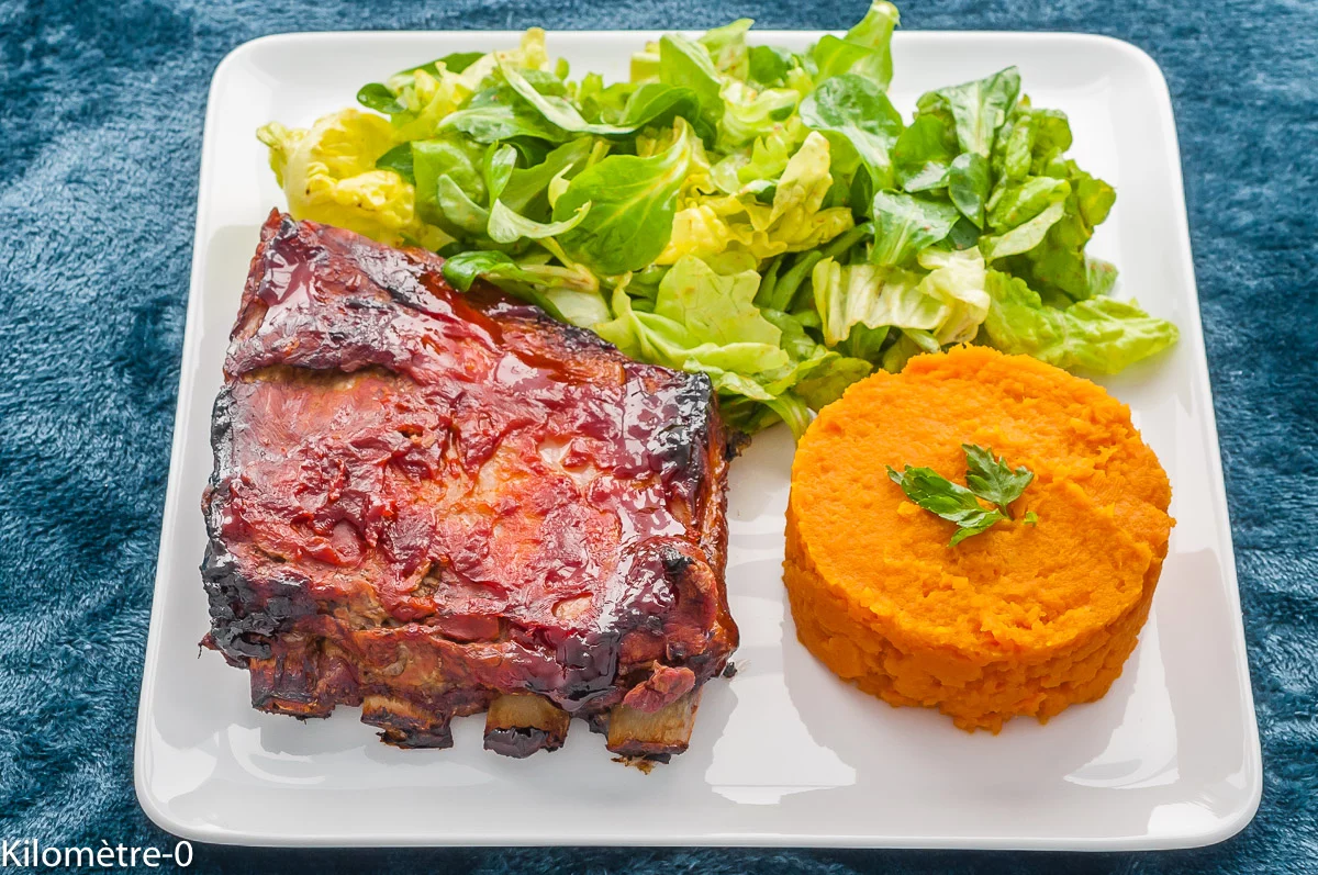 Photo de recette de spare ribs, rôti, au four, travers de porc, grillade, grillade de porc, marinade simple, patate douce, facile, ketchup, cuisine facile, grillade facile, Kilomètre-0, blog de cuisine réalisée à partir de produits de saison et issus de circuits courts