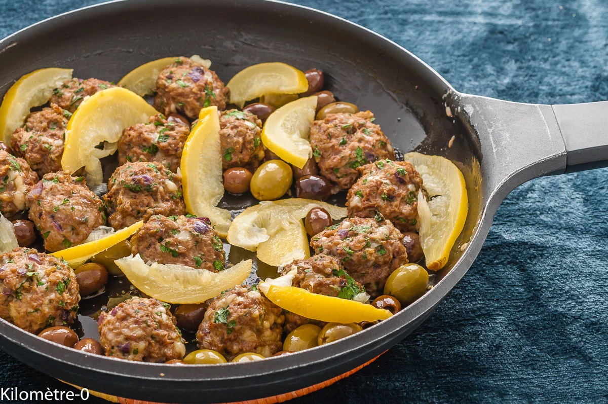 Photo de recette de boulettes, viande de boeuf, steak haché, viande hachée, facile, semoule, olives, citron confit, bio, rapide, Kilomètre-0, blog de cuisine réalisée à partir de produits de saison et issus de circuits courts