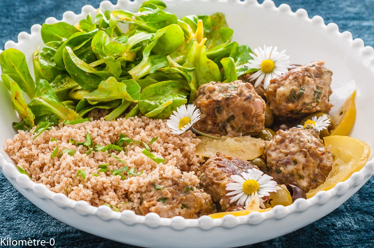 Photo de recette de boulettes, viande de boeuf, steak haché, viande hachée, facile, semoule, olives, citron confit, bio, rapide, Kilomètre-0, blog de cuisine réalisée à partir de produits de saison et issus de circuits courts