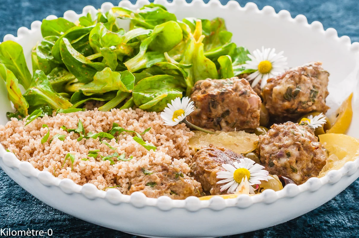 Photo de recette de boulettes, viande de boeuf, steak haché, viande hachée, facile, semoule, olives, citron confit, bio, rapide, Kilomètre-0, blog de cuisine réalisée à partir de produits de saison et issus de circuits courts