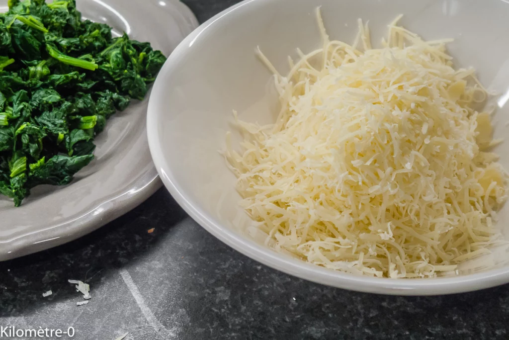 Blinis russes au pripiok (crêpes farcies aux épinards et au fromage) - Étape 5