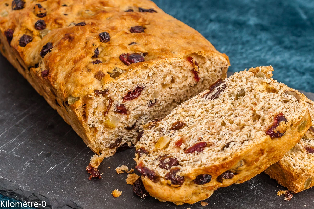 Photo de recette irlandaise, barm brack, brioche, irlandaise, Saint Patrick, cuisine du monde, cuisine européenne, brioche européenne, fruits secs, raisins, goûter, petit déjeuner irlandais, gâteau irlandais, bio, Kilomètre-0, blog de cuisine réalisée à partir de produits de saison et issus de circuits courts