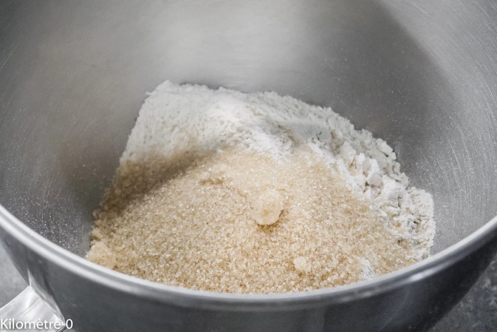 Gâteau italien de Pâques à la crème et aux cerises amarene - Étape 1