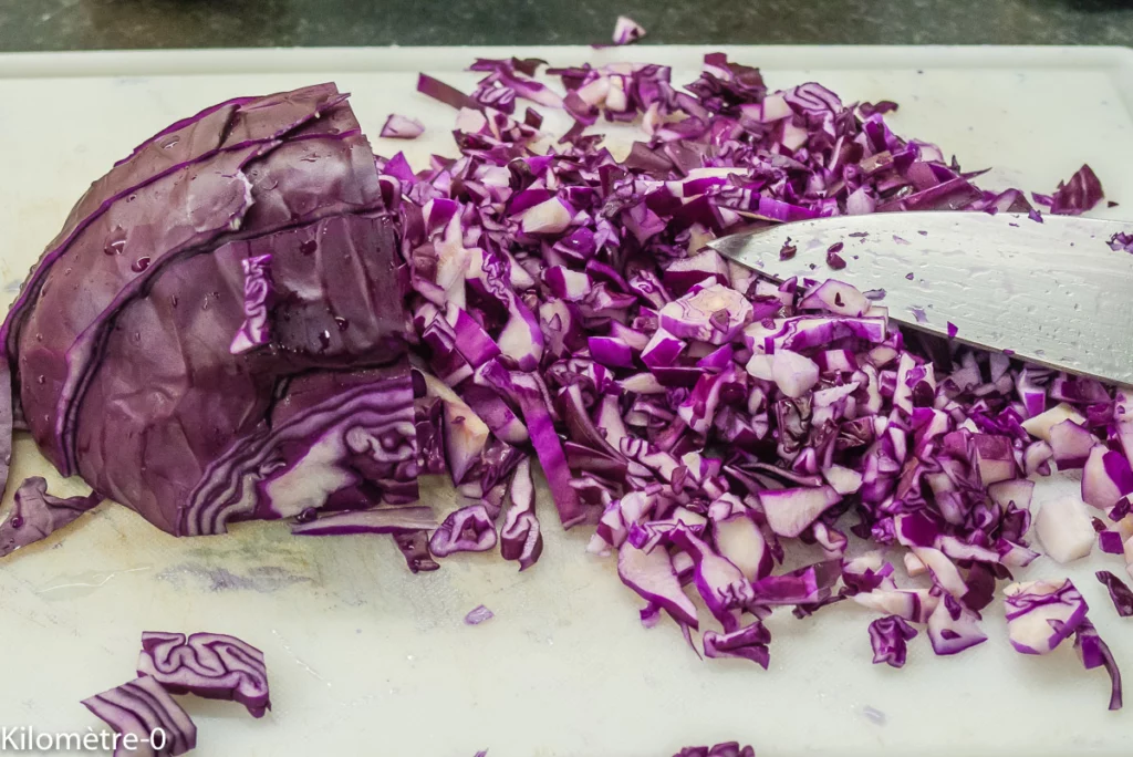 Salade de chou rouge aux carottes et avocats - Étape 2