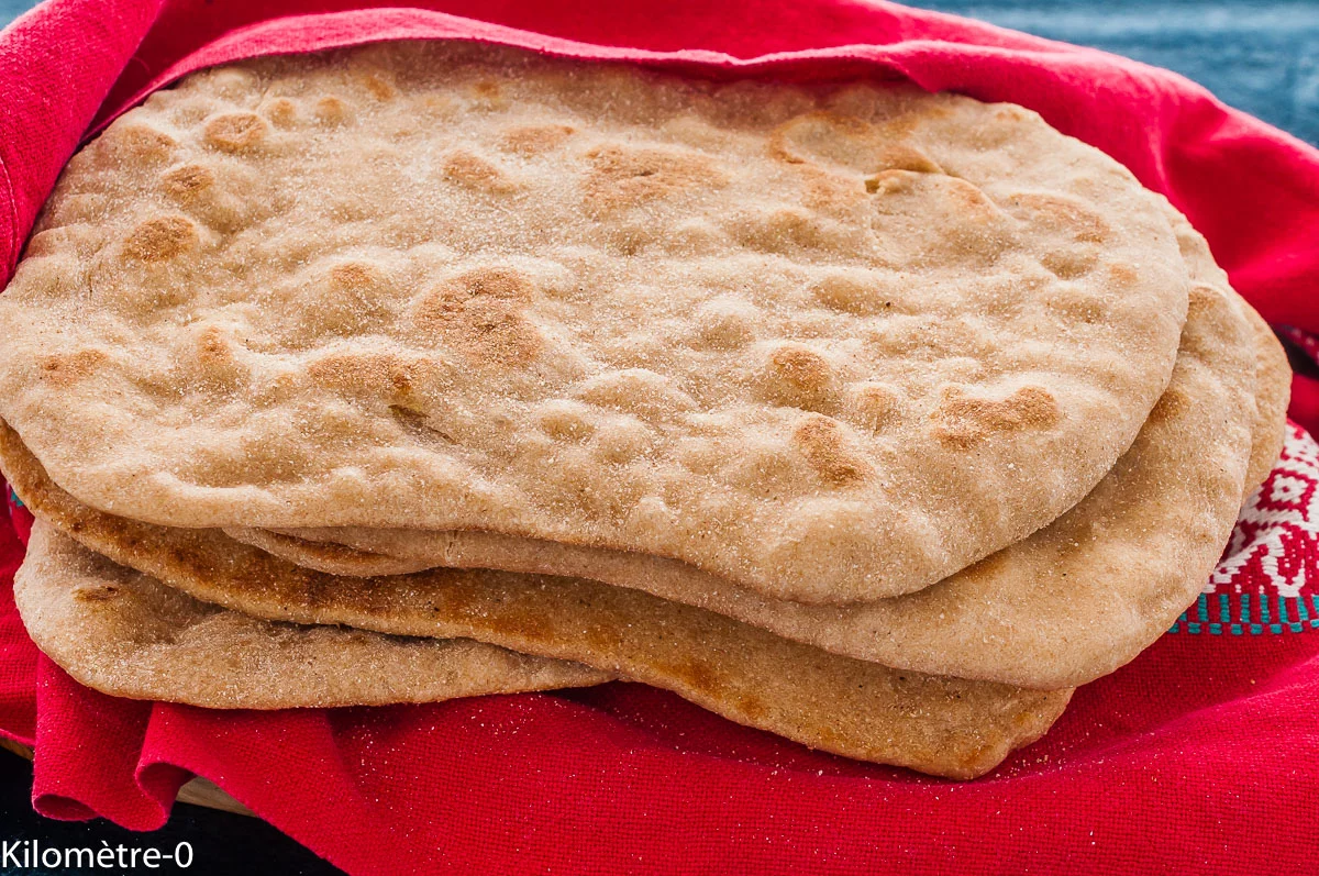Photo de recette indienne, pain, recette de base, économique, naan, naans, pain plat, pita, blé, bio, facile, de Kilomètre-0, blog de cuisine réalisée à partir de produits de saison et issus de circuits courts