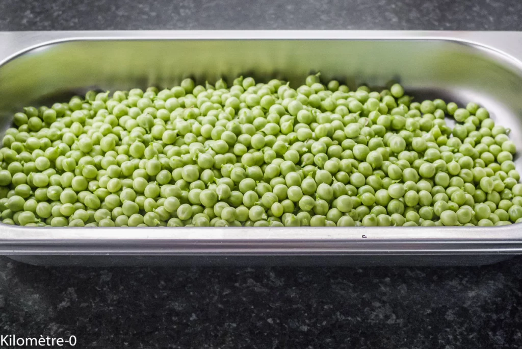 Salade de semoule aux haricots rouges, petits pois, carottes et radis - Étape 2