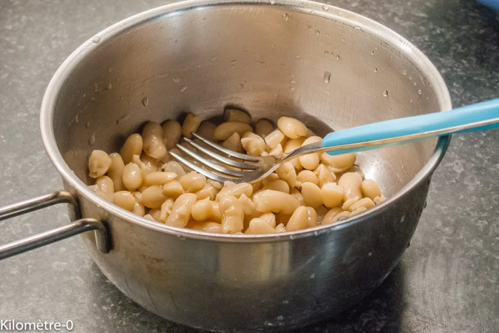 Gâteau très moelleux aux haricots blancs et aux noix - Étape 1