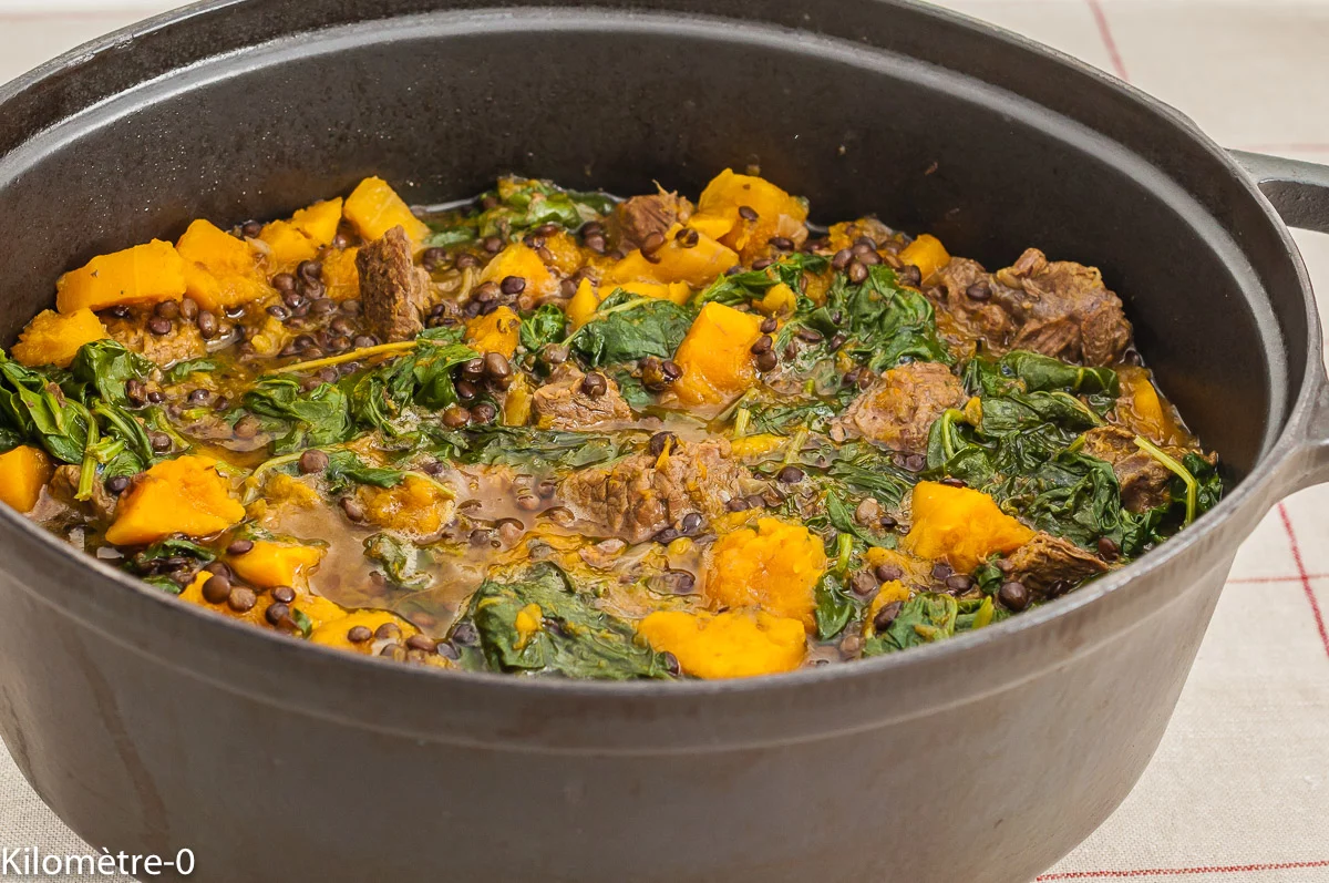 Photo de recette de bœuf aux épices, lentilles, épinards, courge, butternut, épices, Maroc, facile, mijoté, bourguignon, bio, Kilomètre-0, blog de cuisine réalisée à partir de produits de saison et issus de circuits courts