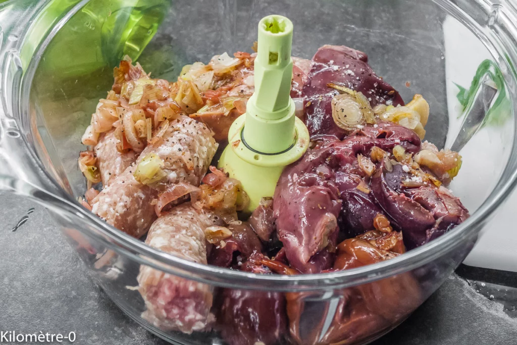 Terrine de foies de volaille, chair à saucisses et orties - Étape 3