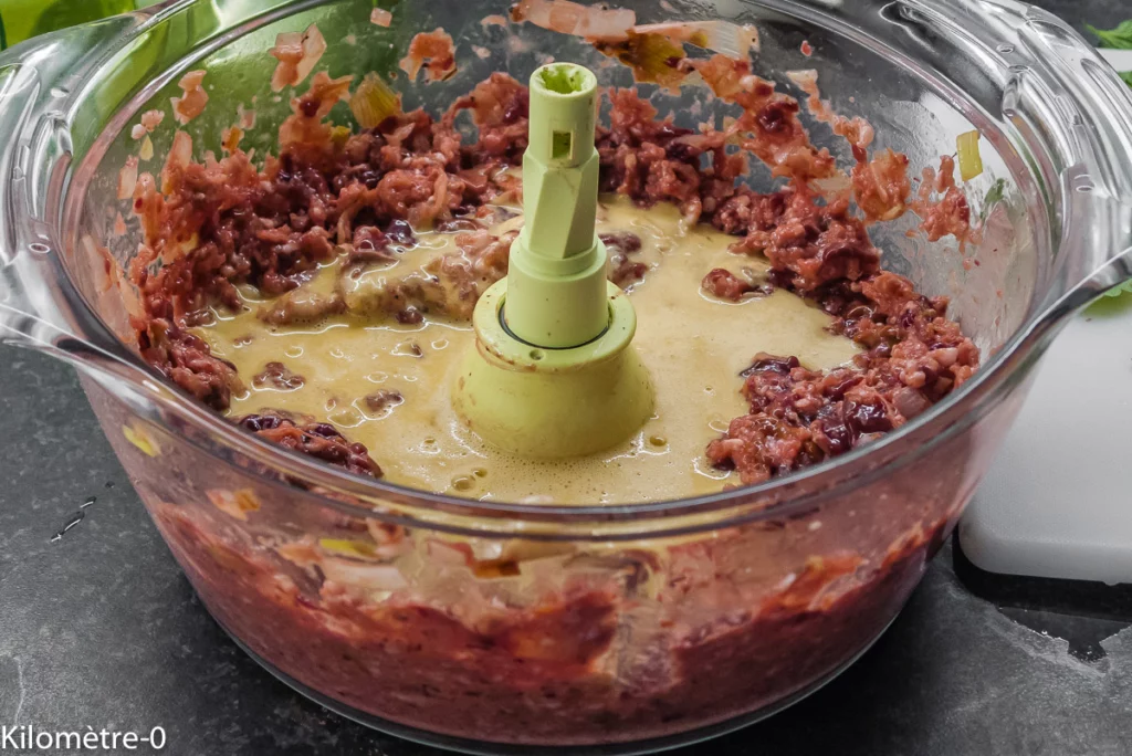 Terrine de foies de volaille, chair à saucisses et orties - Étape 4