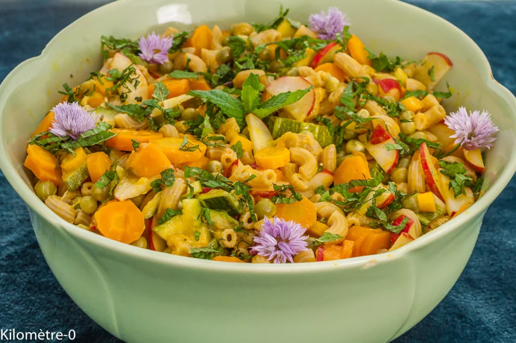 Salade de pâtes aux petits pois, carottes, courgettes et radis - Étape 12