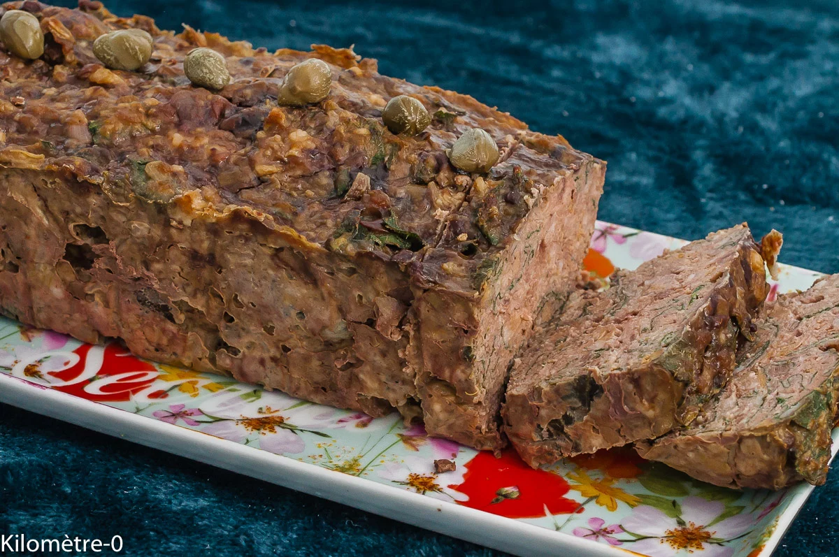 Photo de recette de terrine, foies de volaille, chair à saucisses, orties, facile, économique, pâté, maison, rapide, Kilomètre-0, blog de cuisine réalisée à partir de produits de saison et issus de circuits courts