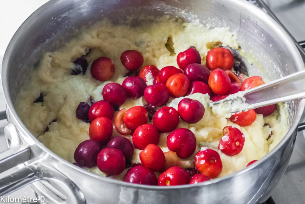 Gâteau de semoule aux cerises et cranberries - Étape 6
