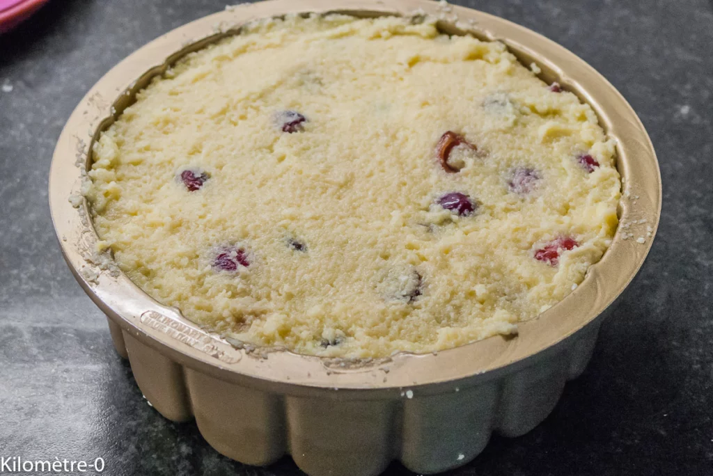 Gâteau de semoule aux cerises et cranberries - Étape 7