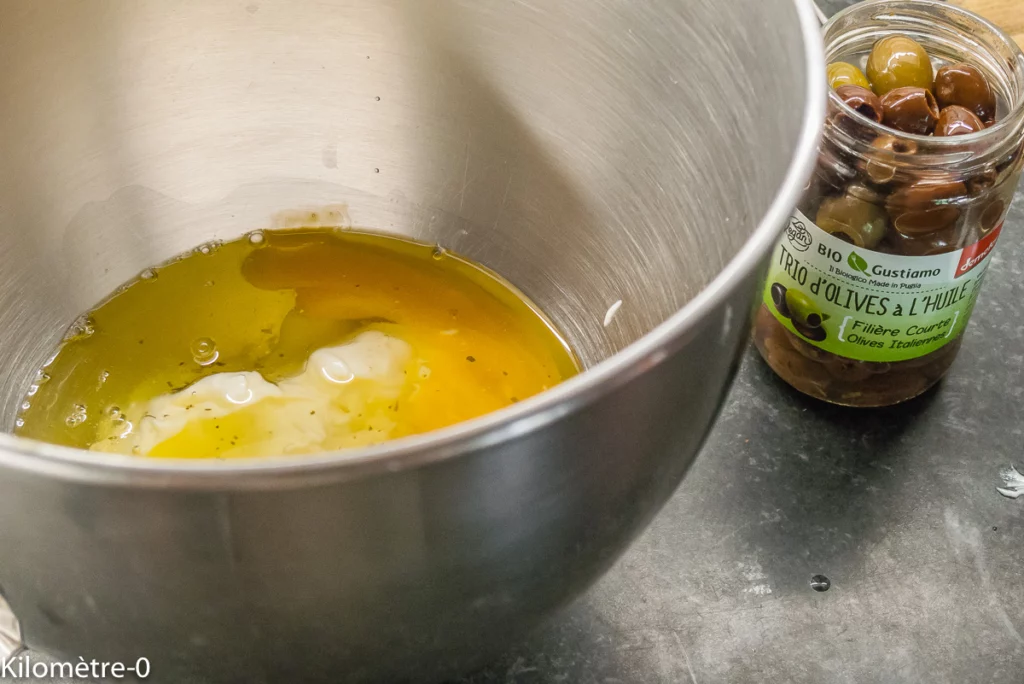 Cake salé aux olives, orties et emmental - Étape 2