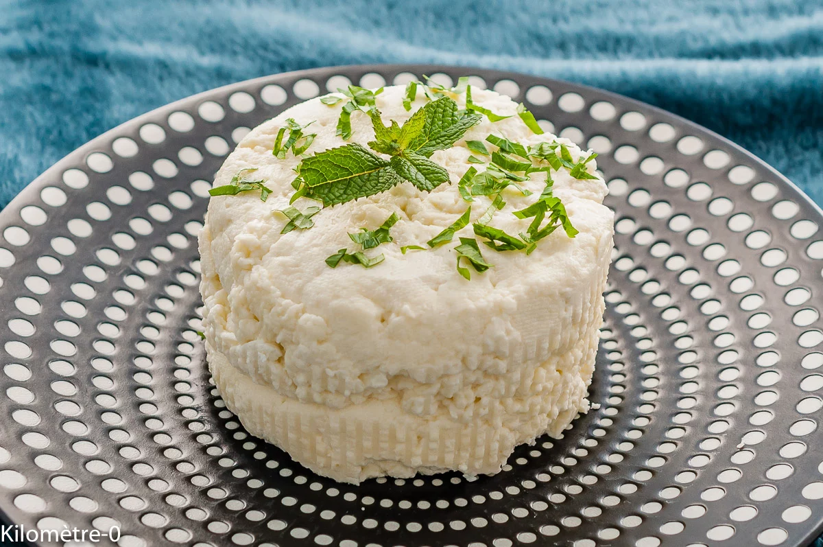 Photo de recette de fromage maison, lait de vache, laitage, paneer, fromage indien, cuisine du monce, bio, facile, rapide, économique, Kilomètre-0, blog de cuisine réalisée à partir de produits de saison et issus de circuits courts