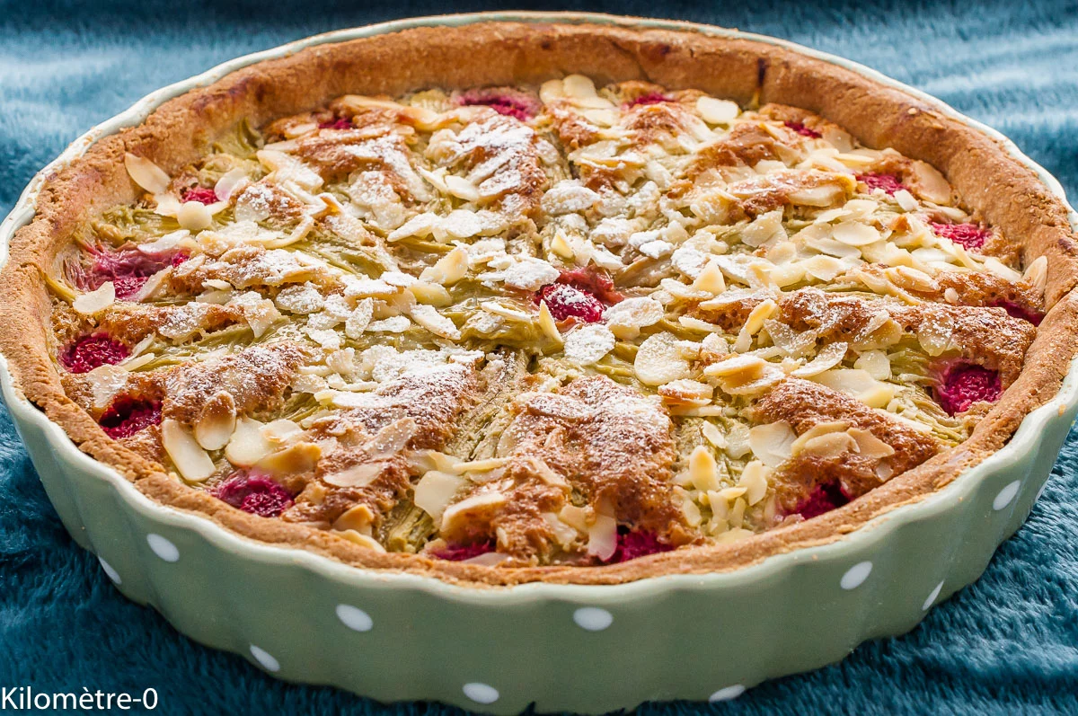 Photo de recette de dessert, printemps, tarte aux fruits, rhubarbe, amandes, facile, bio, Kilomètre-0, blog de cuisine réalisée à partir de produits de saison et issus de circuits courts