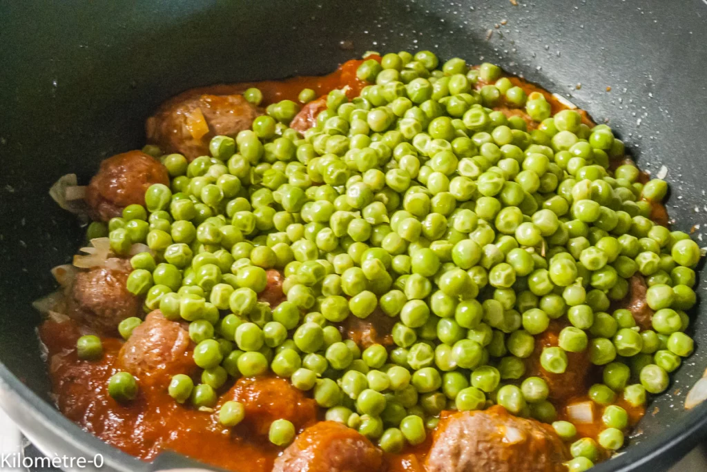 Petits pois aux boulettes de bœuf épicées - Étape 8