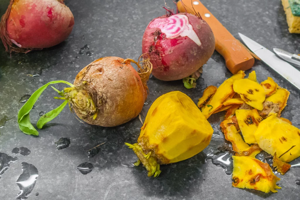 Salade de concombre, betteraves, radis et roquette, sauce à la noix de cajou - Étape 2