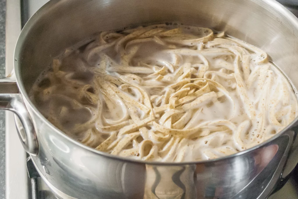 Pâtes fraiches, courgettes en sauce et chorizo - Étape 5