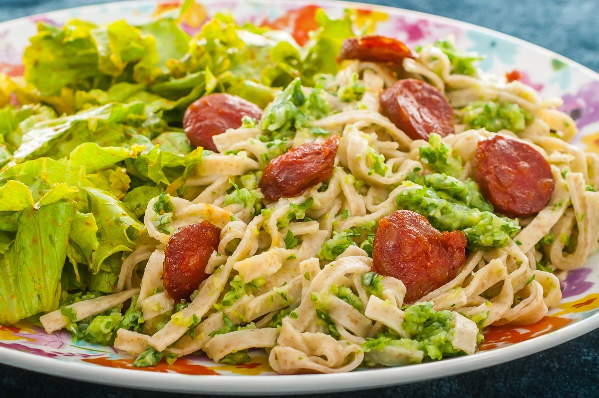 Photo de recette de pâtes fraiches, courgettes, légumes, sauce, chorizo, Kilomètre-0, blog de cuisine réalisée à partir de produits de saison et issus de circuits courts