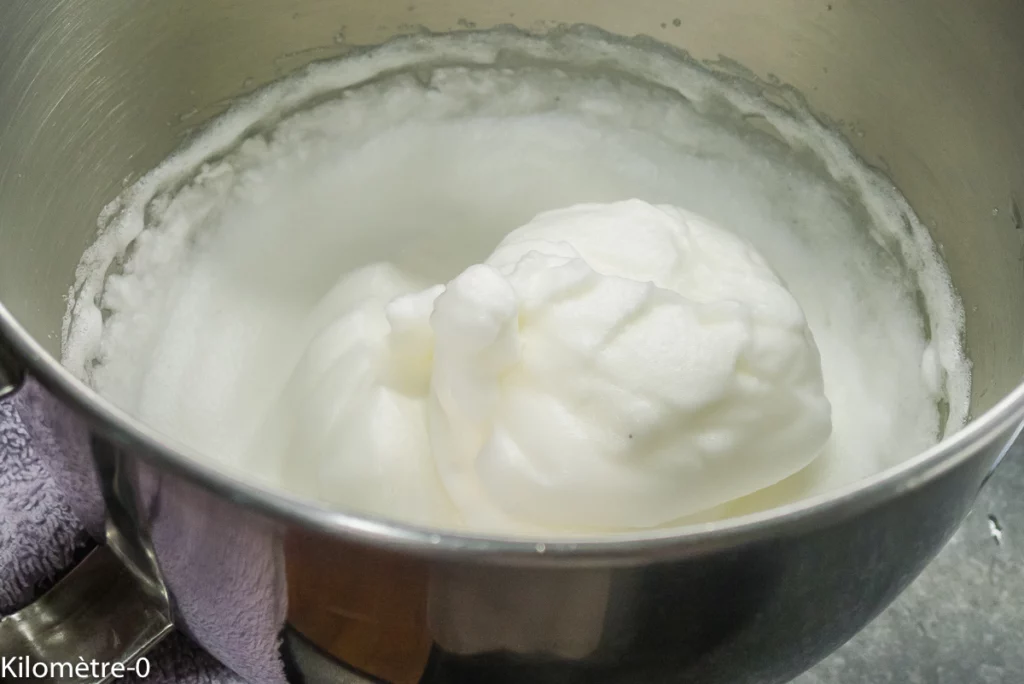 Sernik, gâteau au fromage frais polonais aux mûres - Étape 5