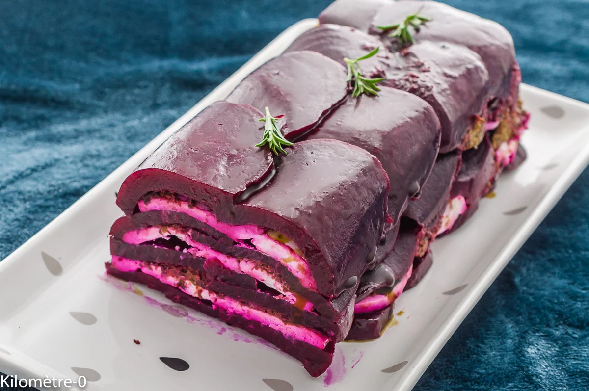 Photo de recette de terrine, légumes, fromage, betterave rouge, fromage de chèvre, pesto, facile, bio, été, Kilomètre-0, blog de cuisine réalisée à partir de produits de saison et issus de circuits courts