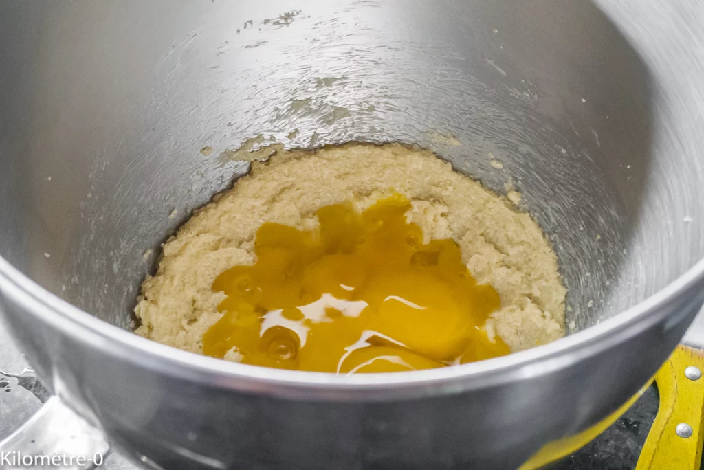 Gâteau aux pêches et aux amandes - Étape 1